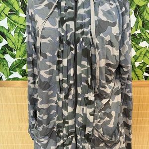 Logo camo hoodie